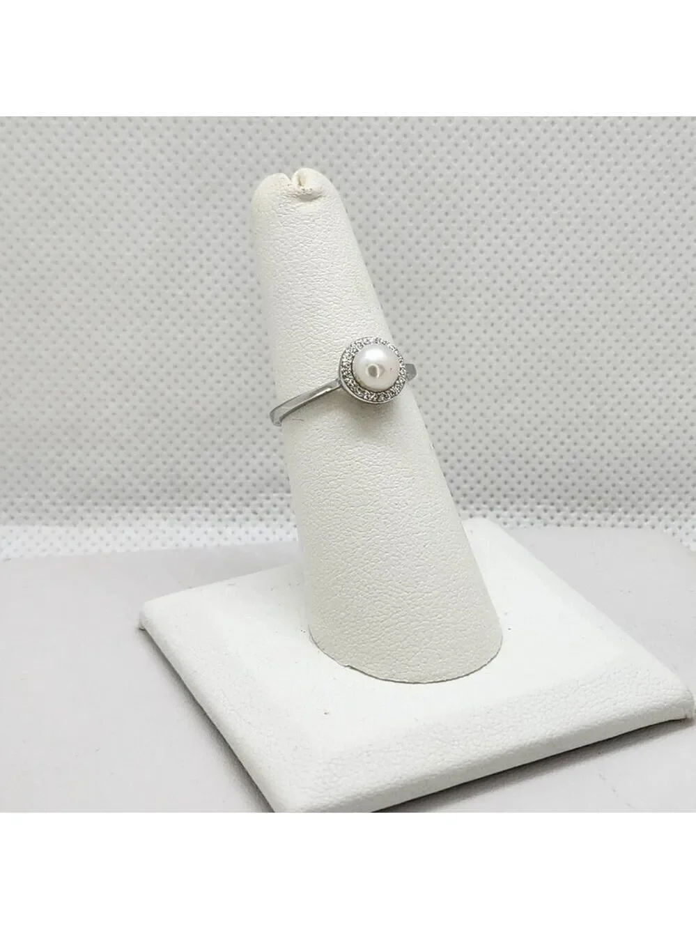 Brand New Sterling Silver 925 Pearl Ring